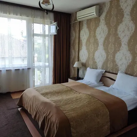 Elit Hotell 2*