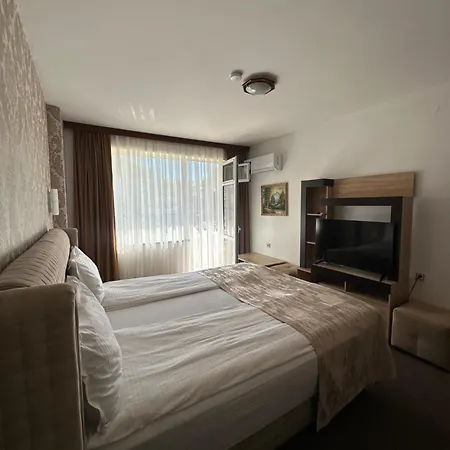 Elit Hotell 2*