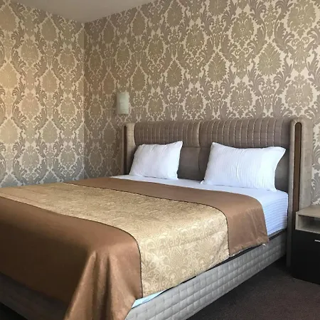 Elit Hotell 2*